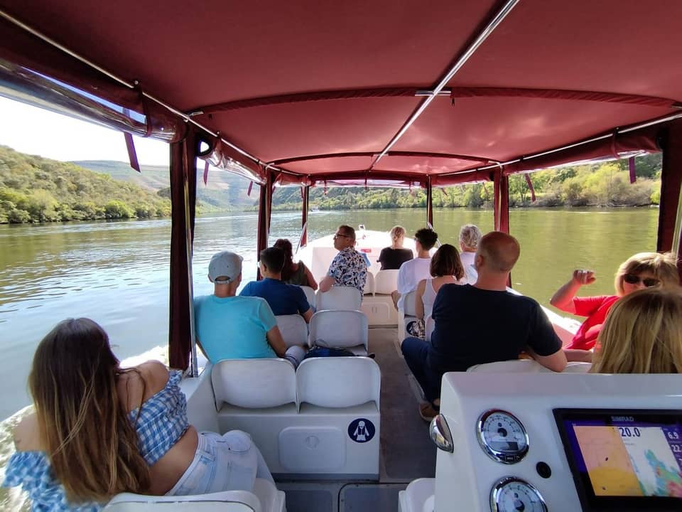Douro River 50-minute boat trip with Port wine — image 1