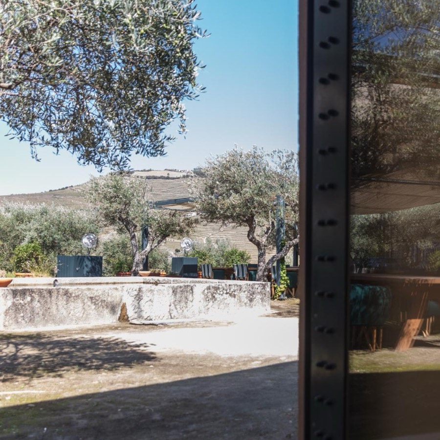 Seixo restaurant overlooking the Douro vineyards