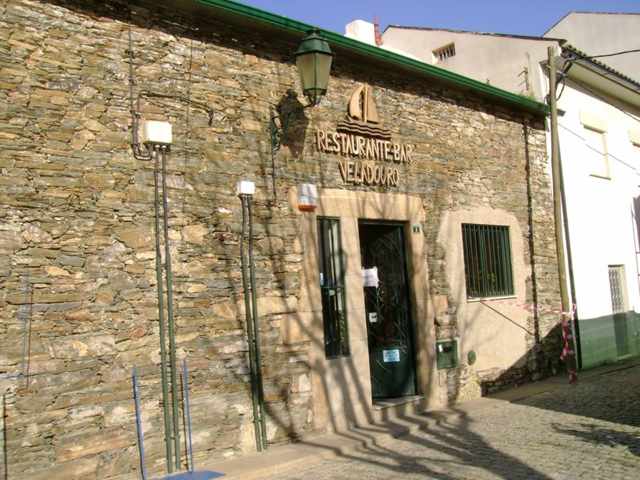 Stone entrance to Veladouro restaurant in Pinhão